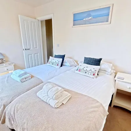 Seaspray - Part Of The The Bay Village With Pool, Gym And Direct Access, Pub, Restaurant, Tennis And Meadows Walks Hébergement de vacances *