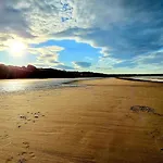 Seaspray - Part Of The The Bay Village With Pool, Gym And Direct Access, Pub, Restaurant, Tennis And Meadows Walks