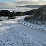 Seaspray - Part Of The The Bay Village With Pool, Gym And Direct Access, Pub, Restaurant, Tennis And Meadows Walks * Filey