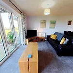 Casa de Férias Seaspray - Part Of The The Bay Village With Pool, Gym And Direct Access, Pub, Restaurant, Tennis And Meadows Walks Filey