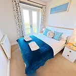Seaspray - Part Of The The Bay Village With Pool, Gym And Direct Access, Pub, Restaurant, Tennis And Meadows Walks * Filey