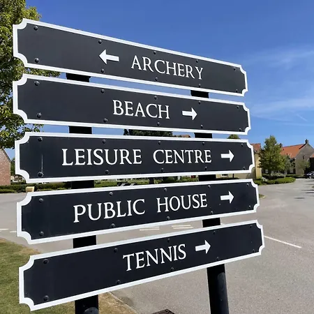 Casa de Férias Seaspray - Part Of The The Bay Village With Pool, Gym And Direct Access, Pub, Restaurant, Tennis And Meadows Walks Filey