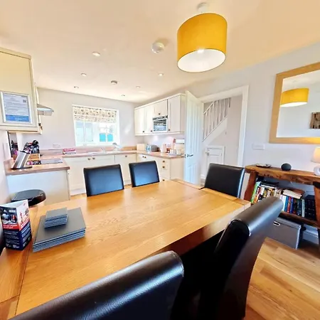 Seaspray - Part Of The The Bay Village With Pool, Gym And Direct Access, Pub, Restaurant, Tennis And Meadows Walks Casa de Férias *