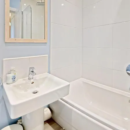 Ferienhaus Seaspray - Part Of The The Bay Village With Pool, Gym And Direct Access, Pub, Restaurant, Tennis And Meadows Walks Filey